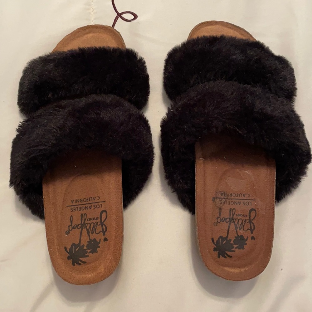 NWOT slipper/shoes fur size 5 1/2